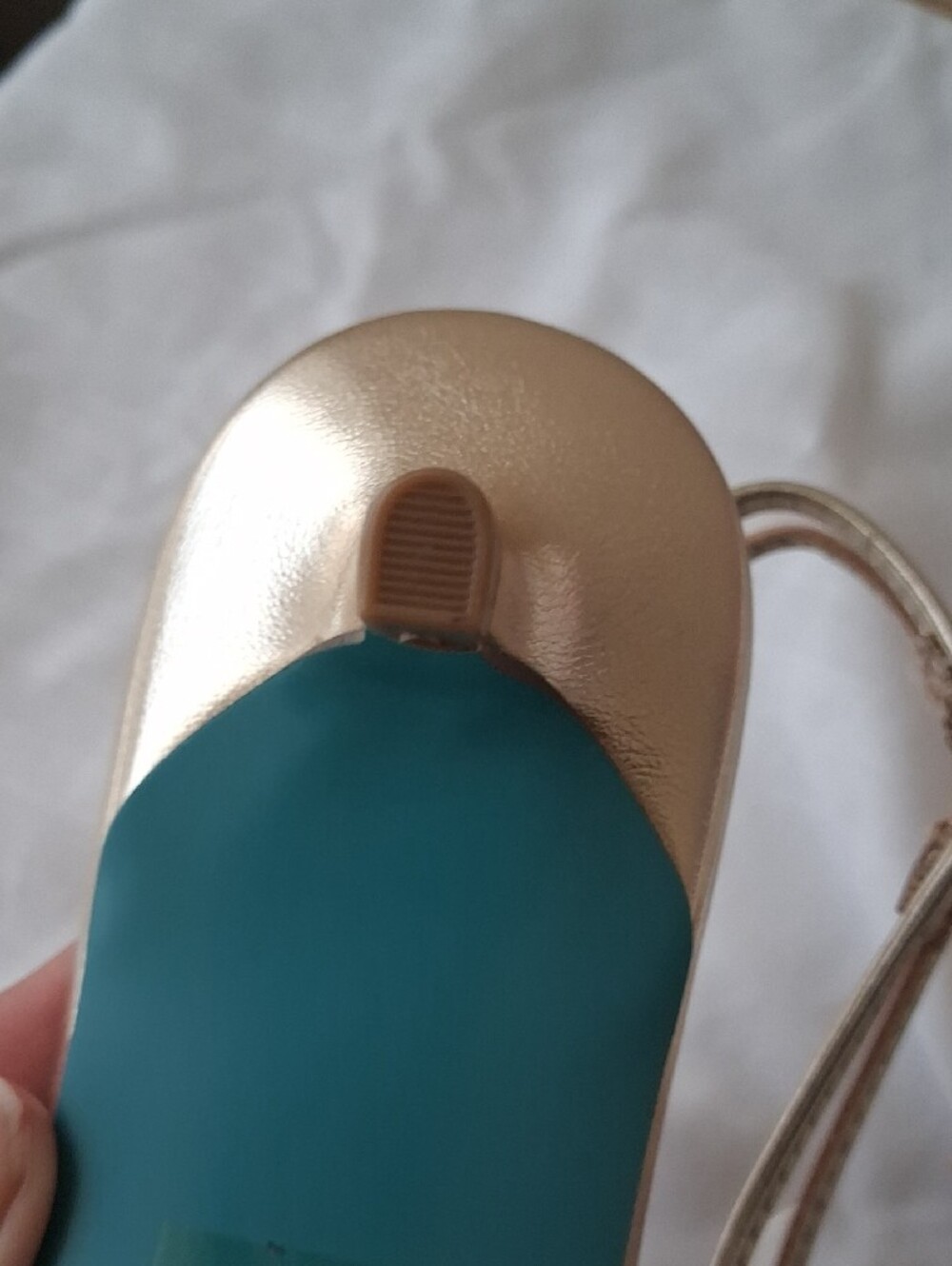Betsey Johnson Gold Floral Rhinestone Pointed Toe Slingback Heels - Size 8.5 - Picture 7 of 9